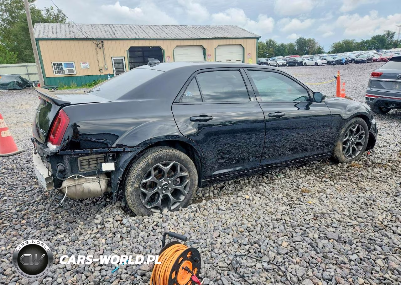 2017 Chrysler 300 S VIN:2C3CCAGG2HH651221 - 3