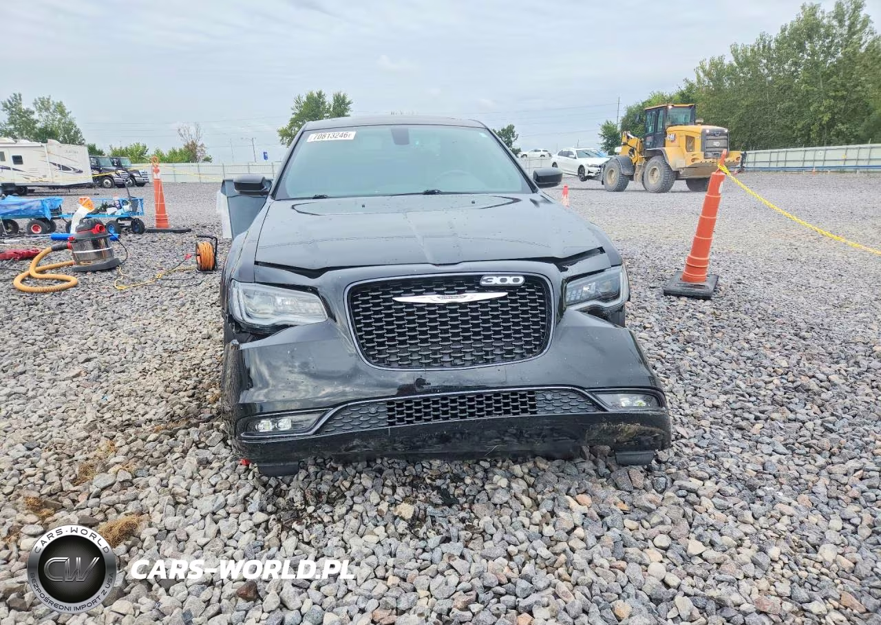 2017 Chrysler 300 S VIN:2C3CCAGG2HH651221 - 5