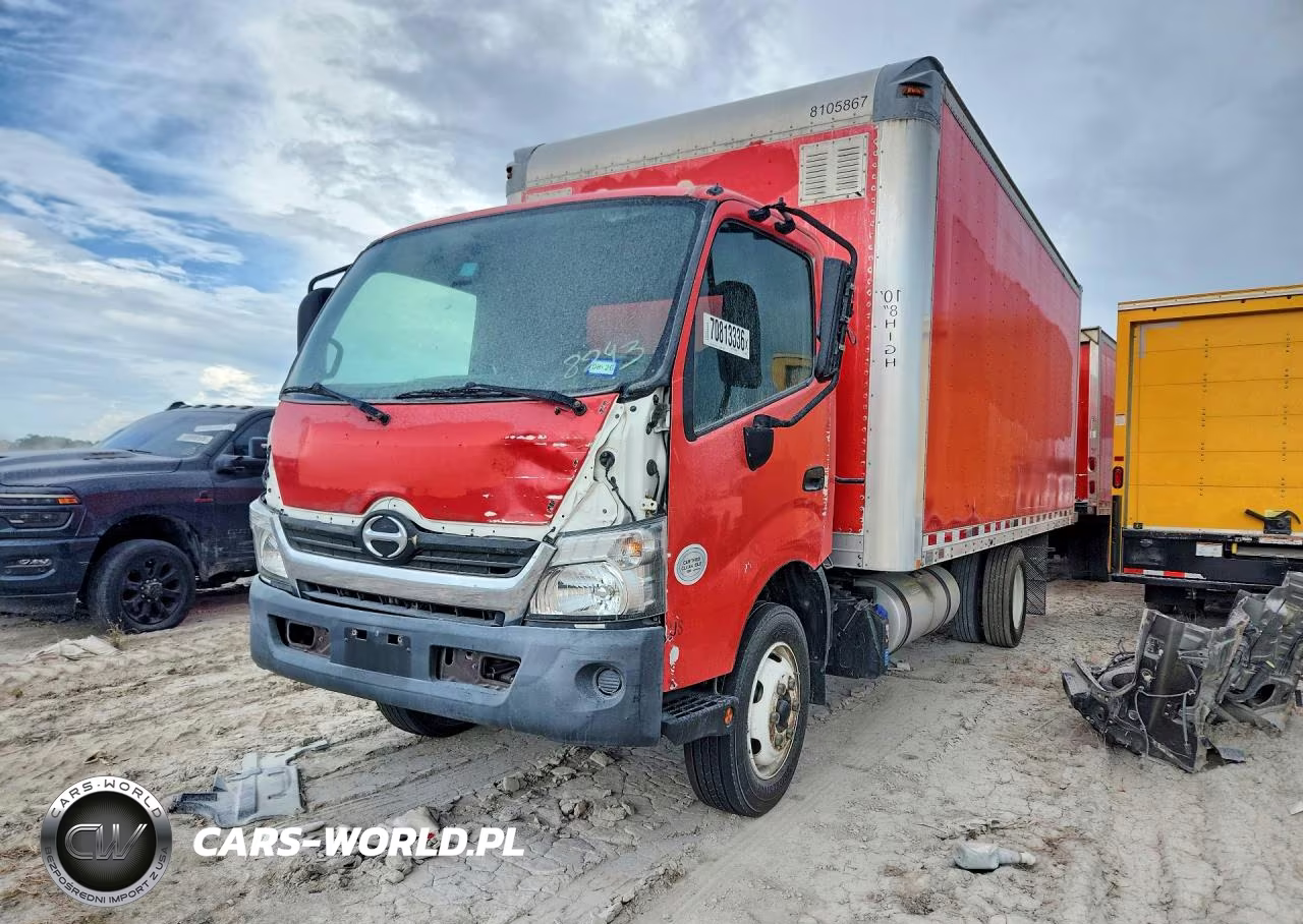 2018 Hino 195 Box Truck