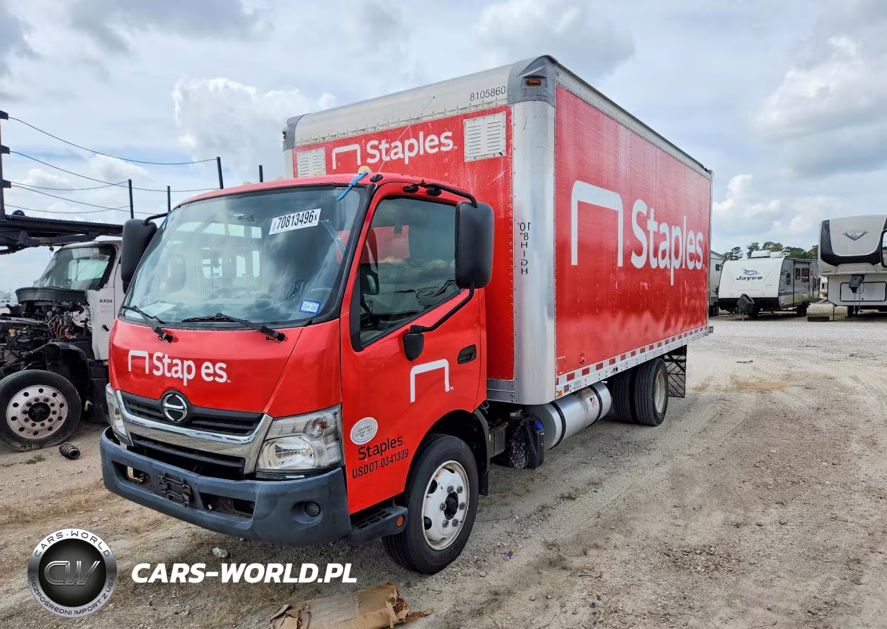 2017 Hino 195