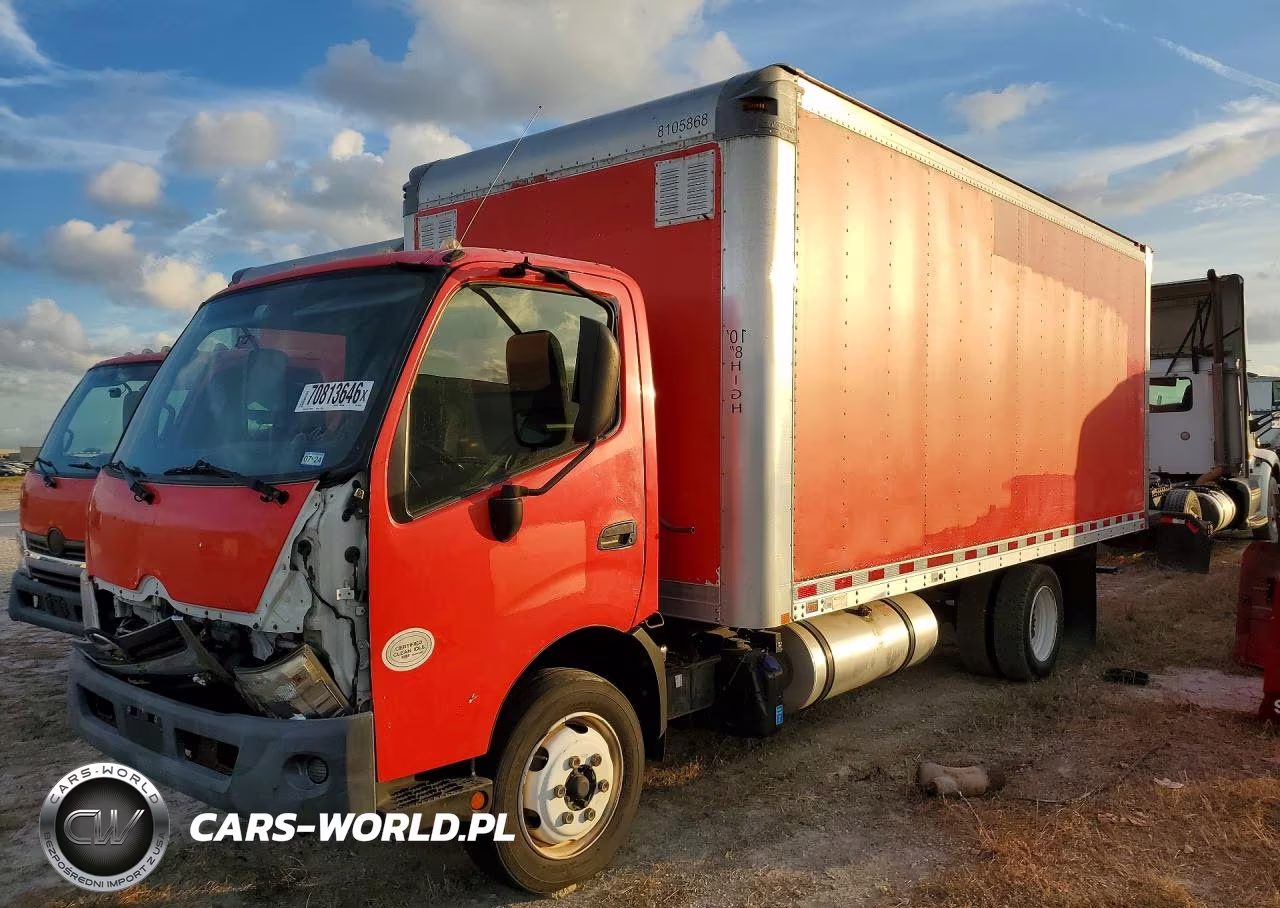 2018 Hino 195 Box Truck