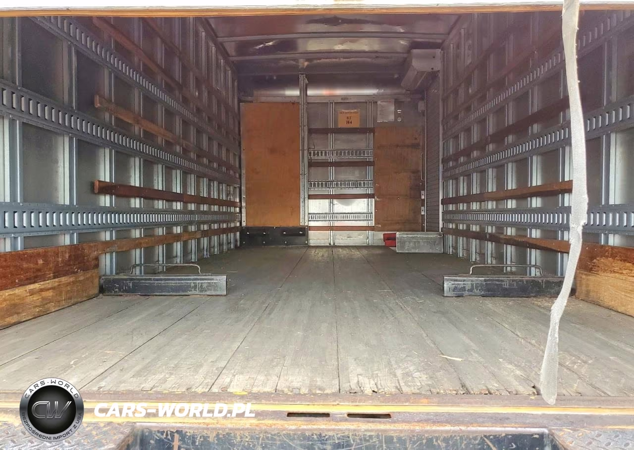 2018 Hino 195 Box Truck VIN:JHHSDM2H4JK006183 - 10