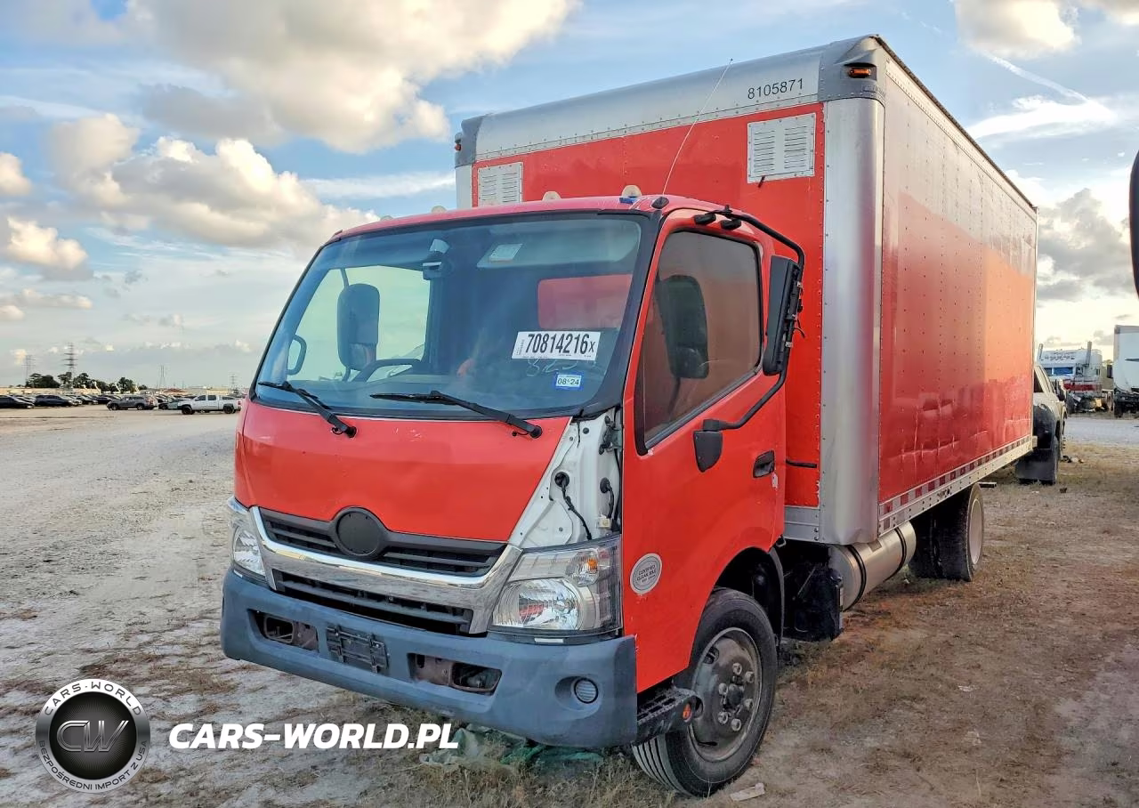 2018 Hino 195 Box Truck