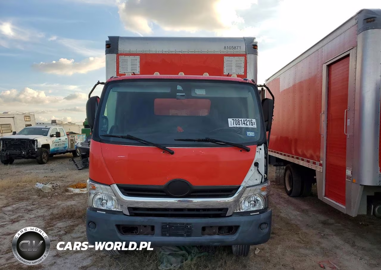 2018 Hino 195 Box Truck VIN:JHHSDM2H5JK006189 - 5