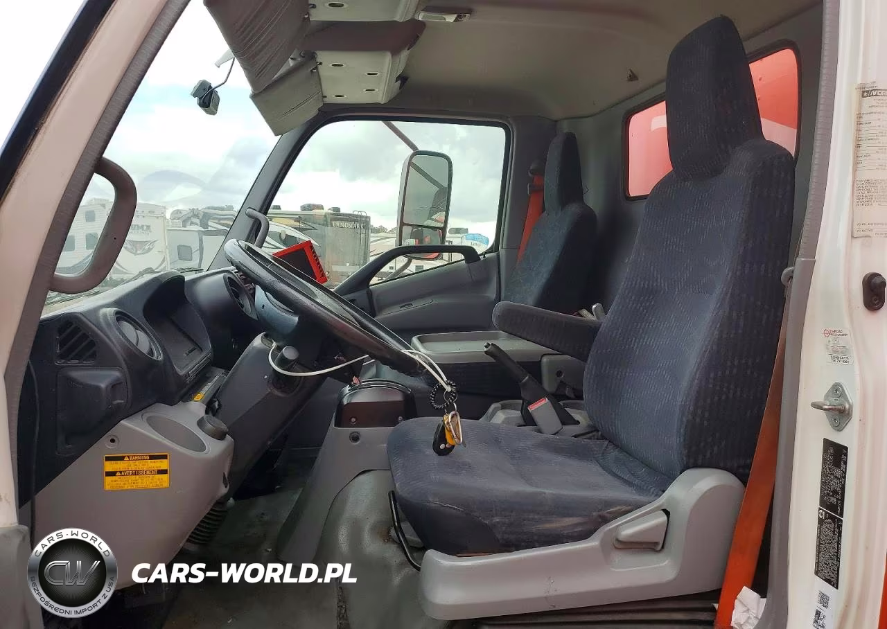 2018 Hino 195 Box Truck VIN:JHHSDM2H5JK006189 - 7