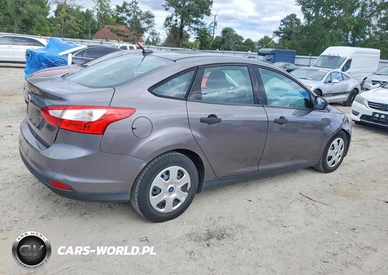 2012 Ford Focus S VIN:1FAHP3E21CL277100 - 3