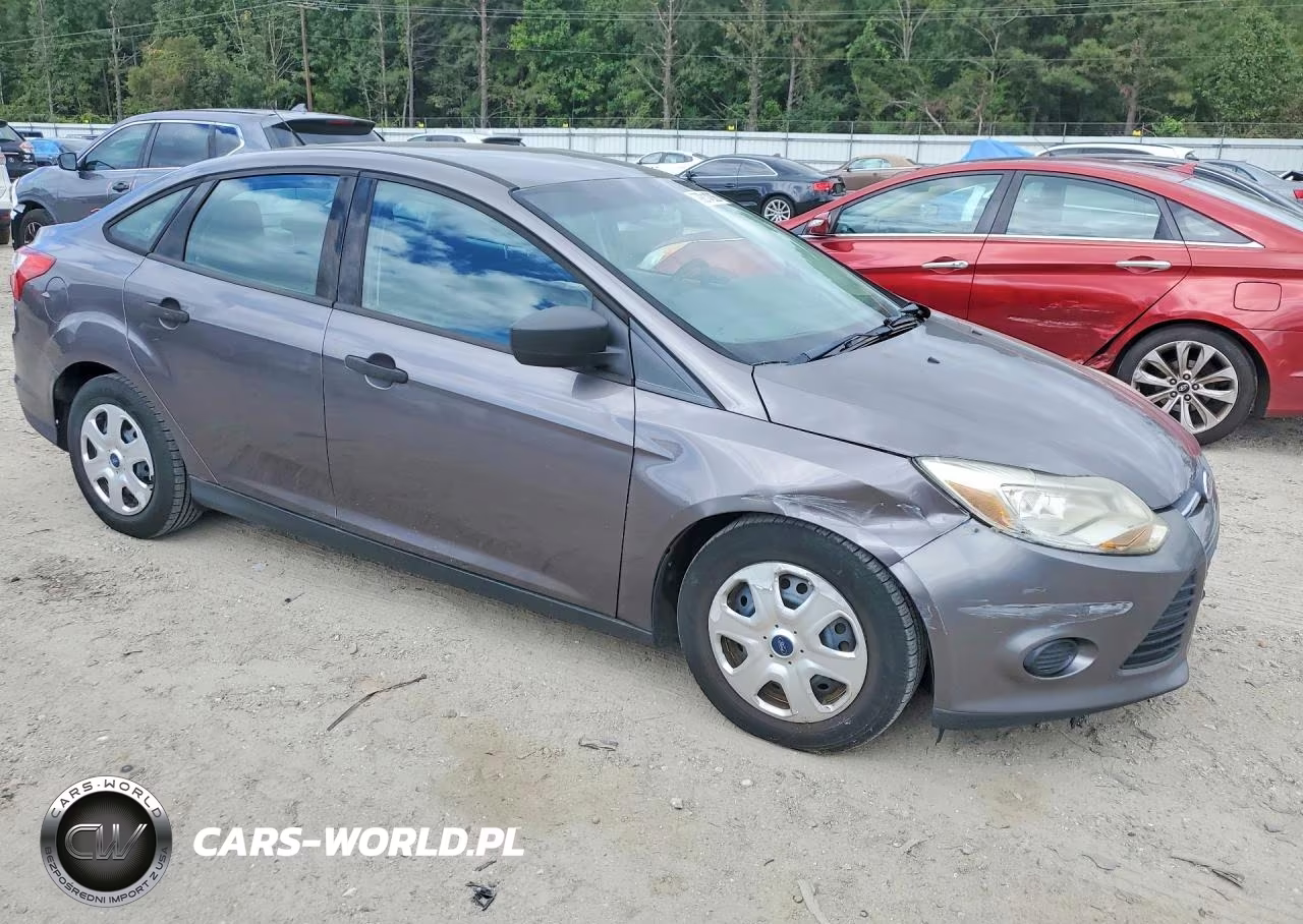 2012 Ford Focus S VIN:1FAHP3E21CL277100 - 4