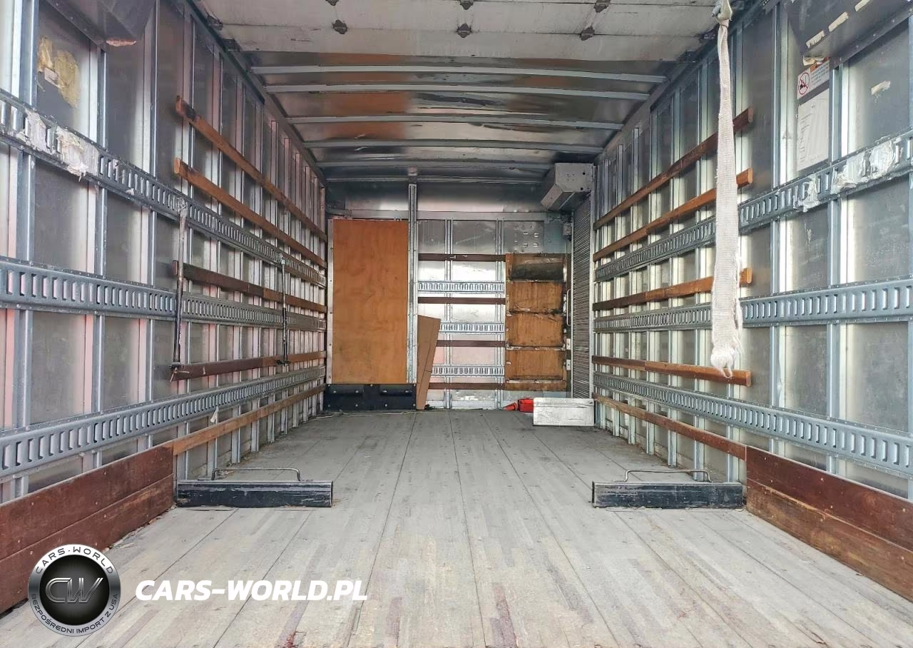 2018 Hino 195 Box Truck VIN:JHHSDM2H4JK006233 - 10