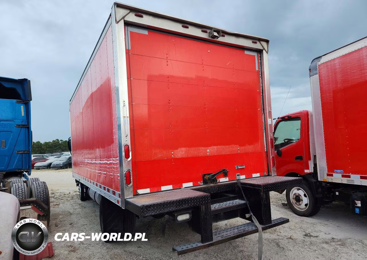 2018 Hino 195 Box Truck VIN:JHHSDM2H4JK006233 - 2