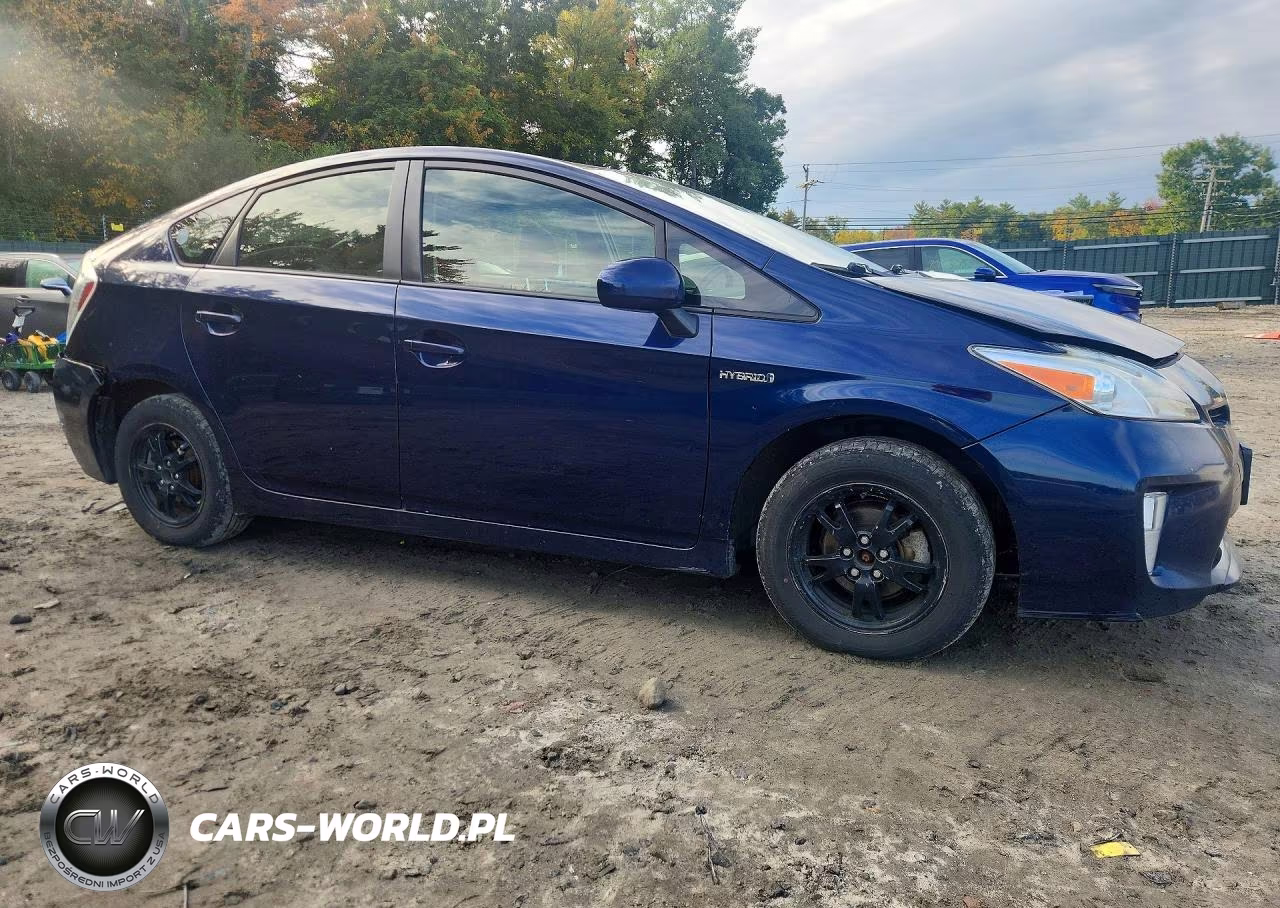 2013 Toyota Prius Two VIN:JTDKN3DU1D1676000 - 4