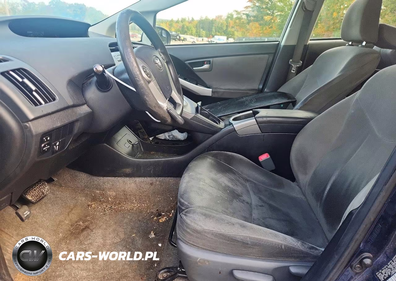2013 Toyota Prius Two VIN:JTDKN3DU1D1676000 - 7