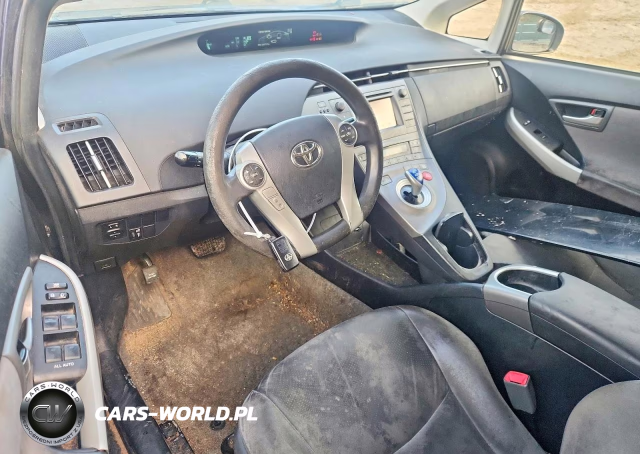 2013 Toyota Prius Two VIN:JTDKN3DU1D1676000 - 8
