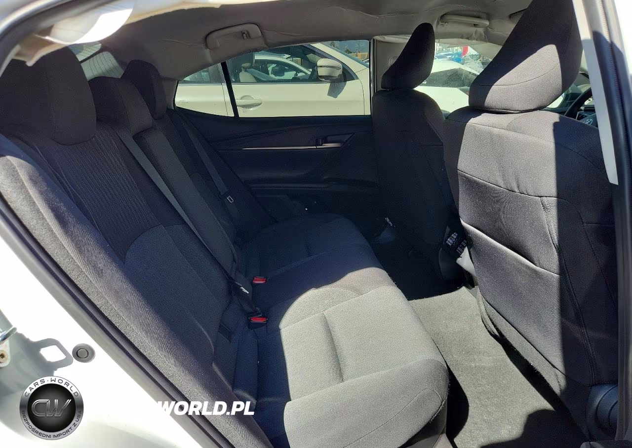 2025 Toyota Camry Le VIN:4T1DAACK3SU644438 - 10