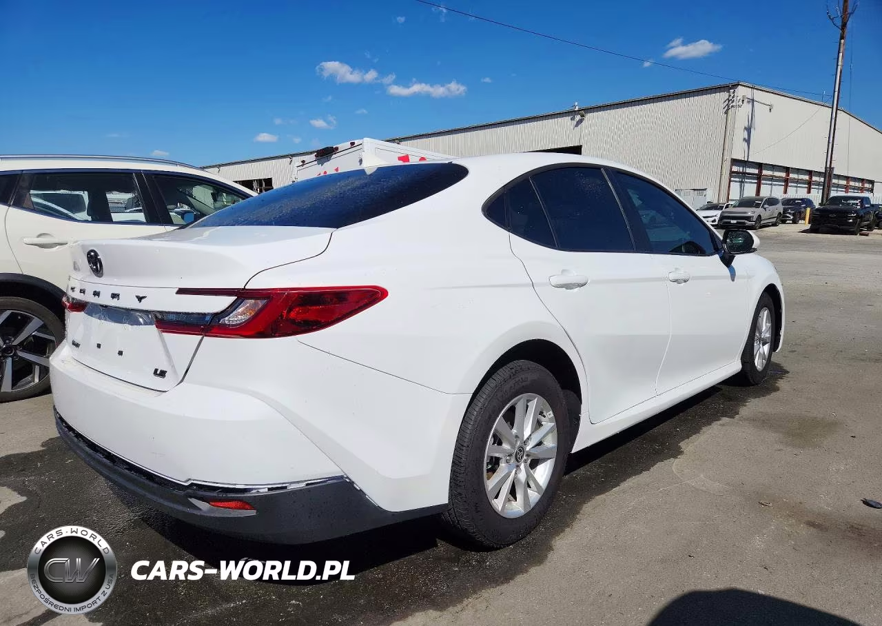 2025 Toyota Camry Le VIN:4T1DAACK3SU644438 - 3