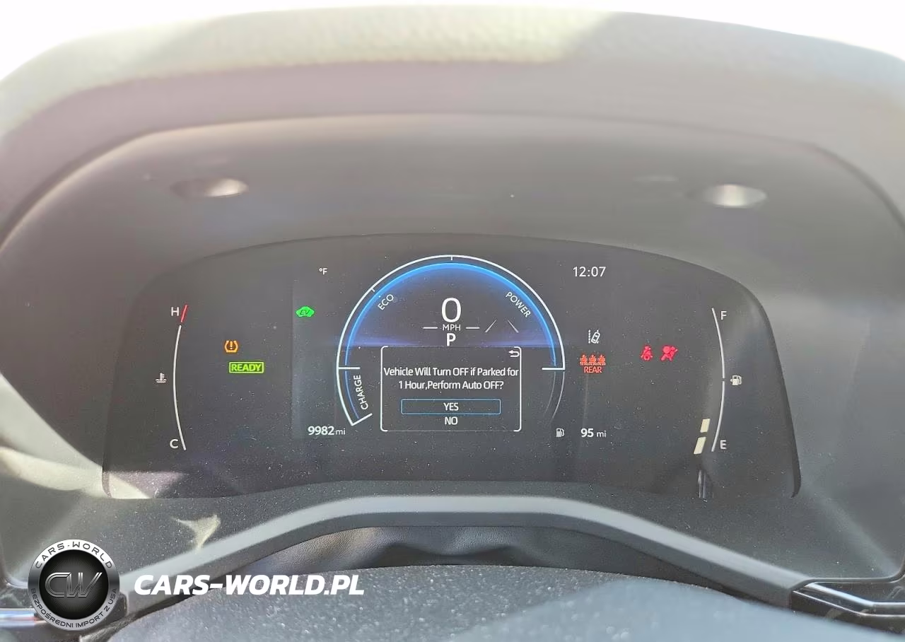 2025 Toyota Camry Le VIN:4T1DAACK3SU644438 - 9