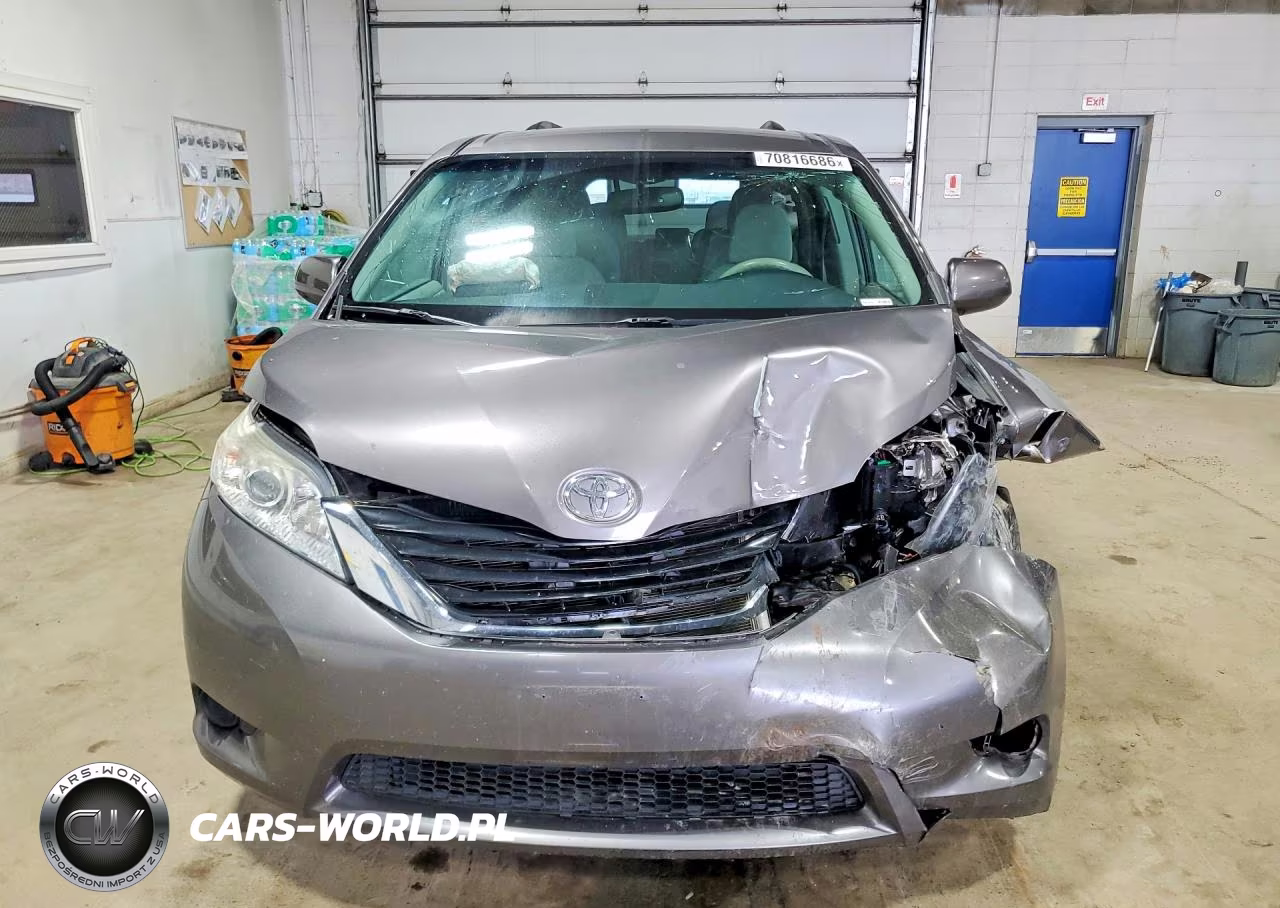 2014 Toyota Sienna Le VIN:5TDKK3DCXES471733 - 5