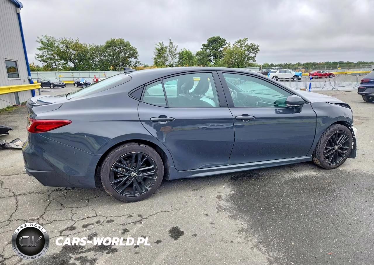 2025 Toyota Camry Se VIN:4T1DAACK2SU076876 - 3