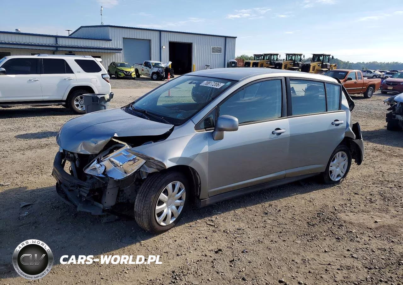 2011 Nissan Versa 1.8 S – zdjęcie 1 z 13