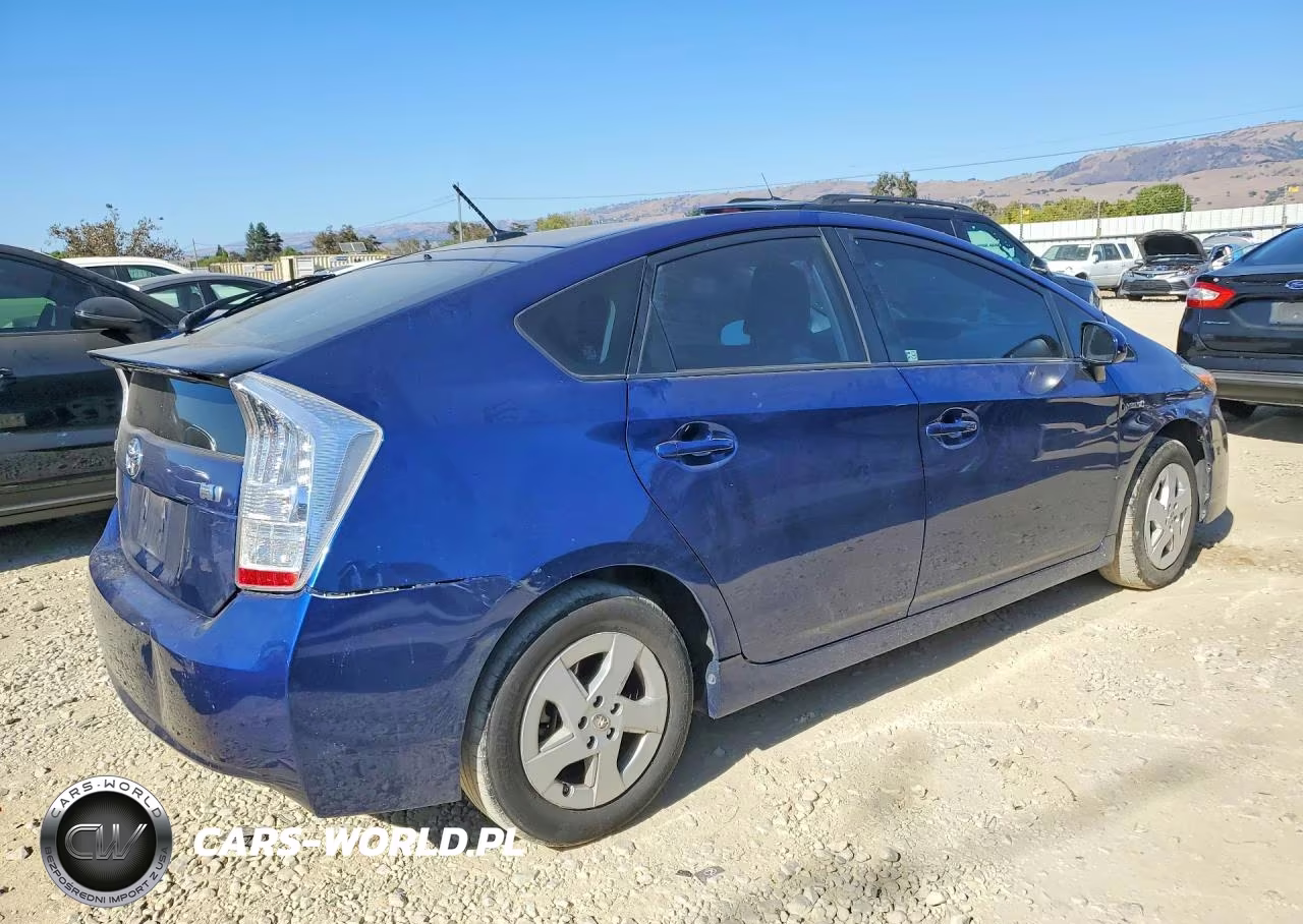 2011 Toyota Prius Two VIN:JTDKN3DU6B1420206 - 3