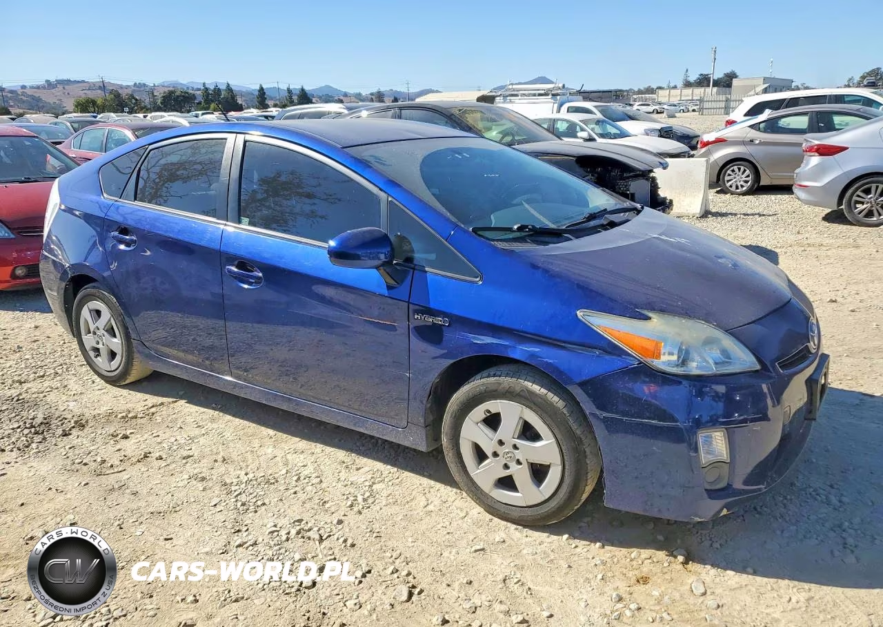 2011 Toyota Prius Two VIN:JTDKN3DU6B1420206 - 4