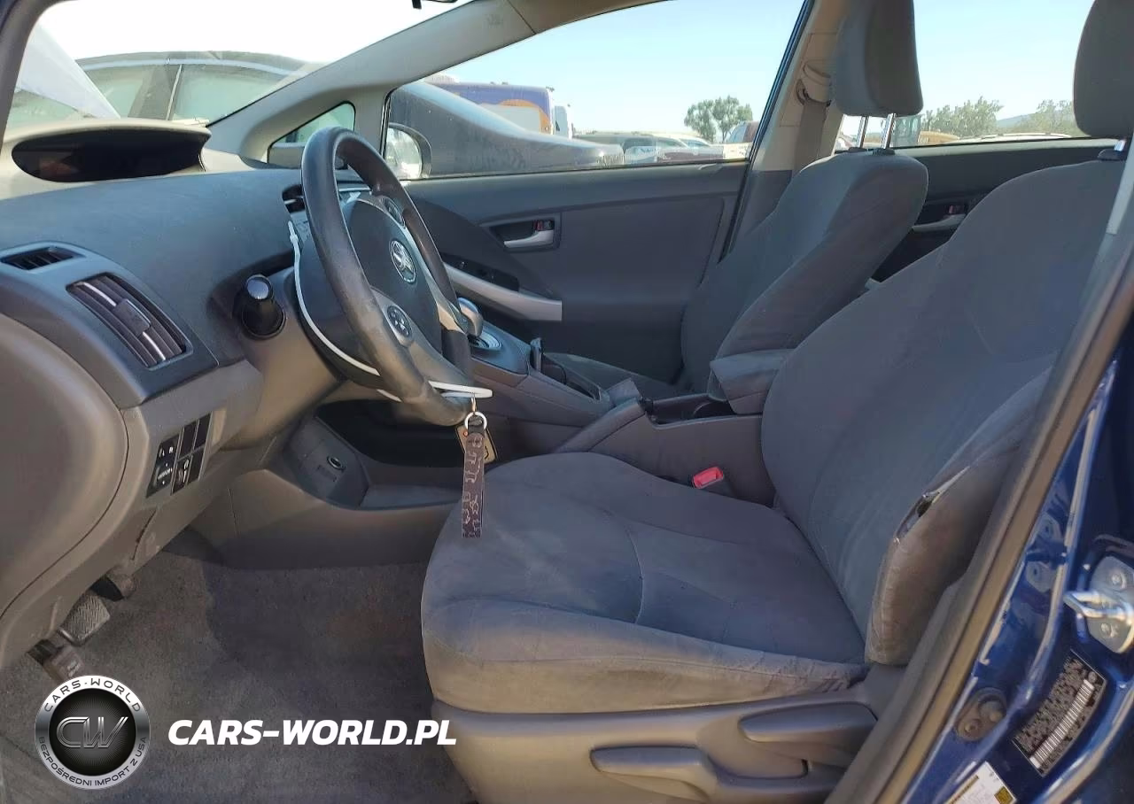 2011 Toyota Prius Two VIN:JTDKN3DU6B1420206 - 7