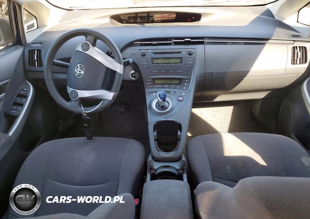 2011 Toyota Prius Two VIN:JTDKN3DU6B1420206 - 8