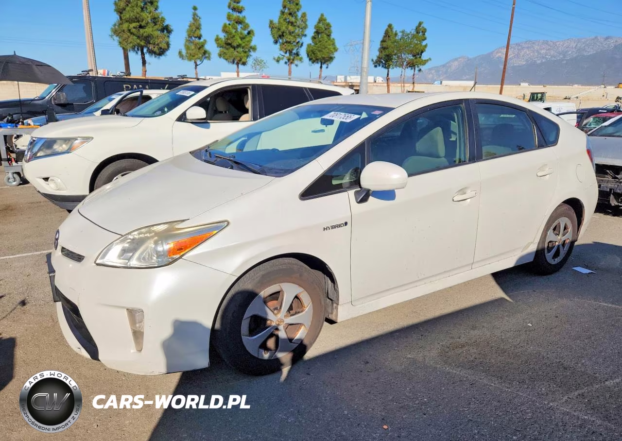 2015 Toyota Prius Two VIN:JTDKN3DU2F0450623 - 1