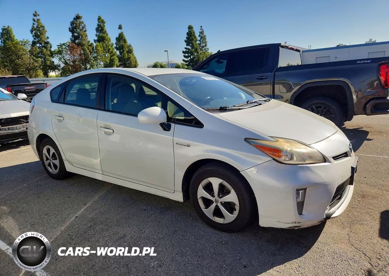 2015 Toyota Prius Two VIN:JTDKN3DU2F0450623 - 4