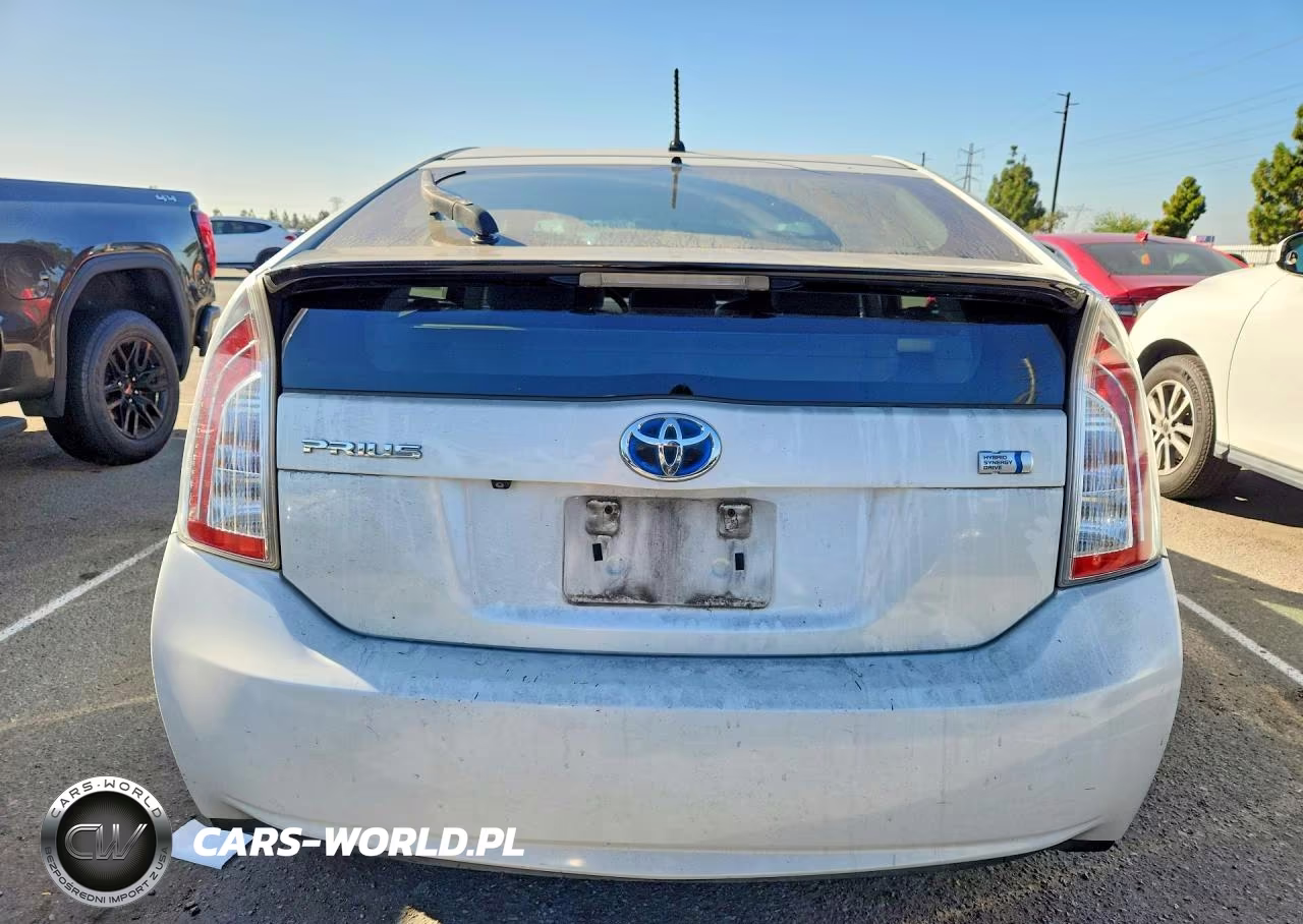 2015 Toyota Prius Two VIN:JTDKN3DU2F0450623 - 6