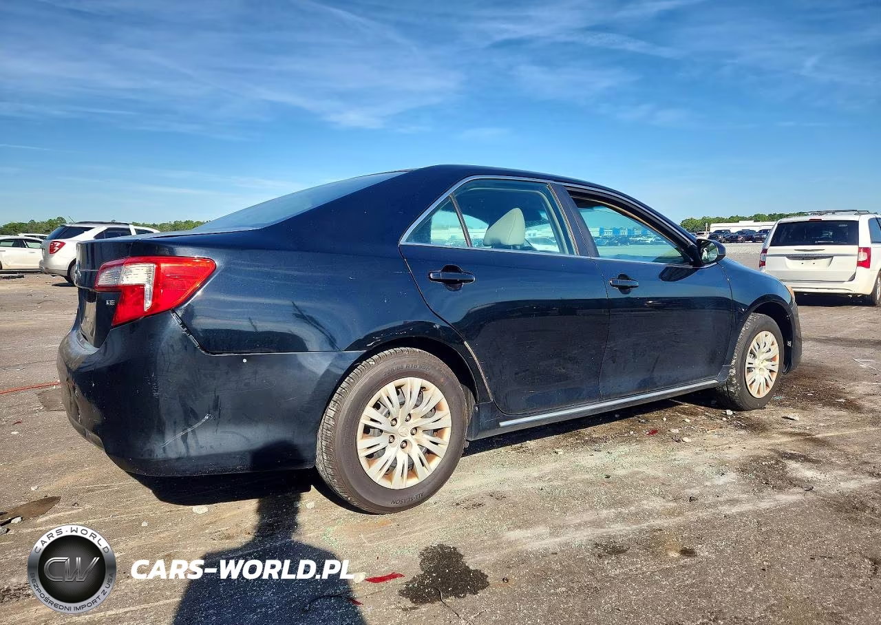 2014 Toyota Camry Le VIN:4T1BF1FKXEU465693 - 3
