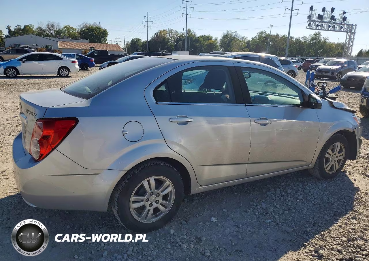 2013 Chevrolet Sonic Lt VIN:1G1JC5SG8D4159651 - 3