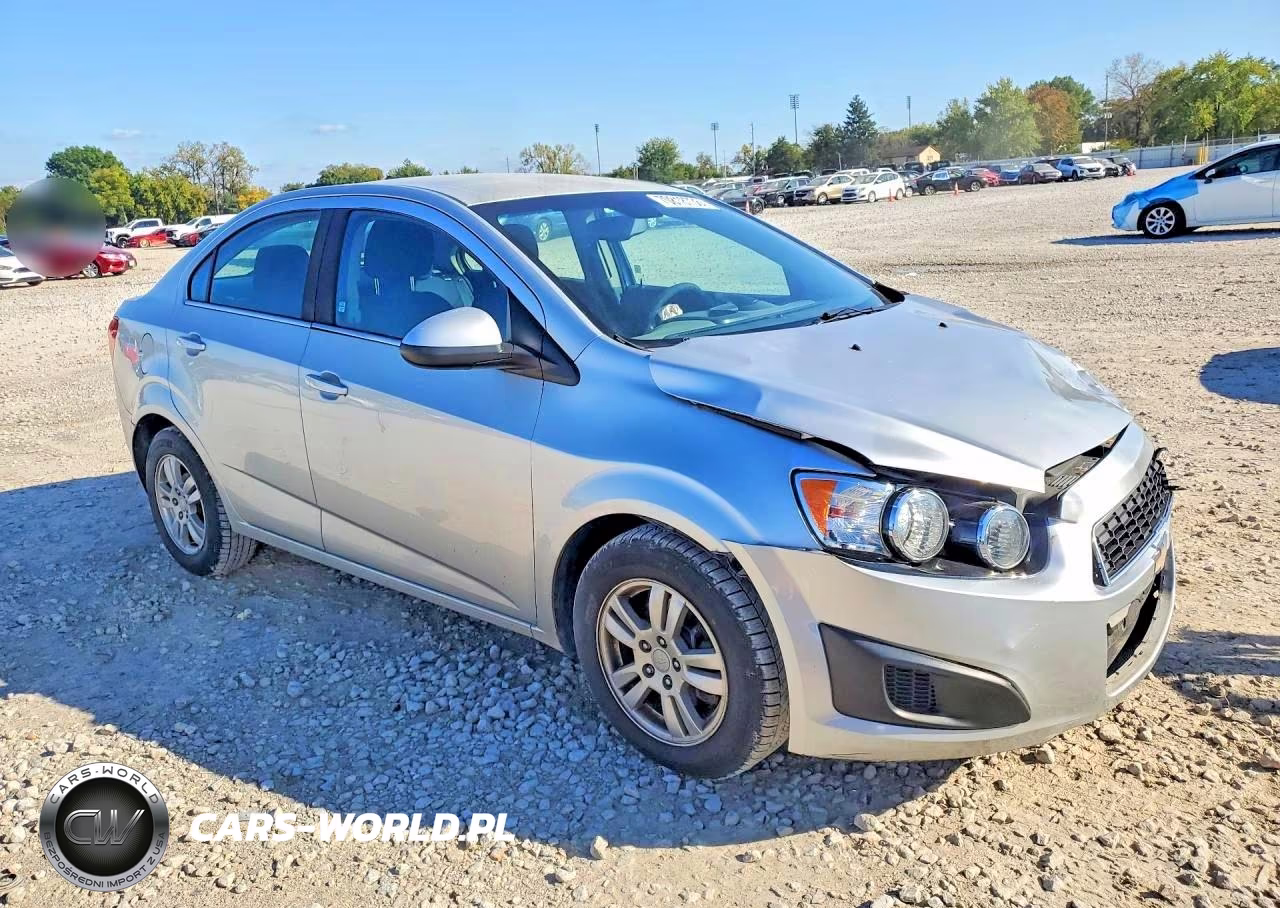 2013 Chevrolet Sonic Lt VIN:1G1JC5SG8D4159651 - 4