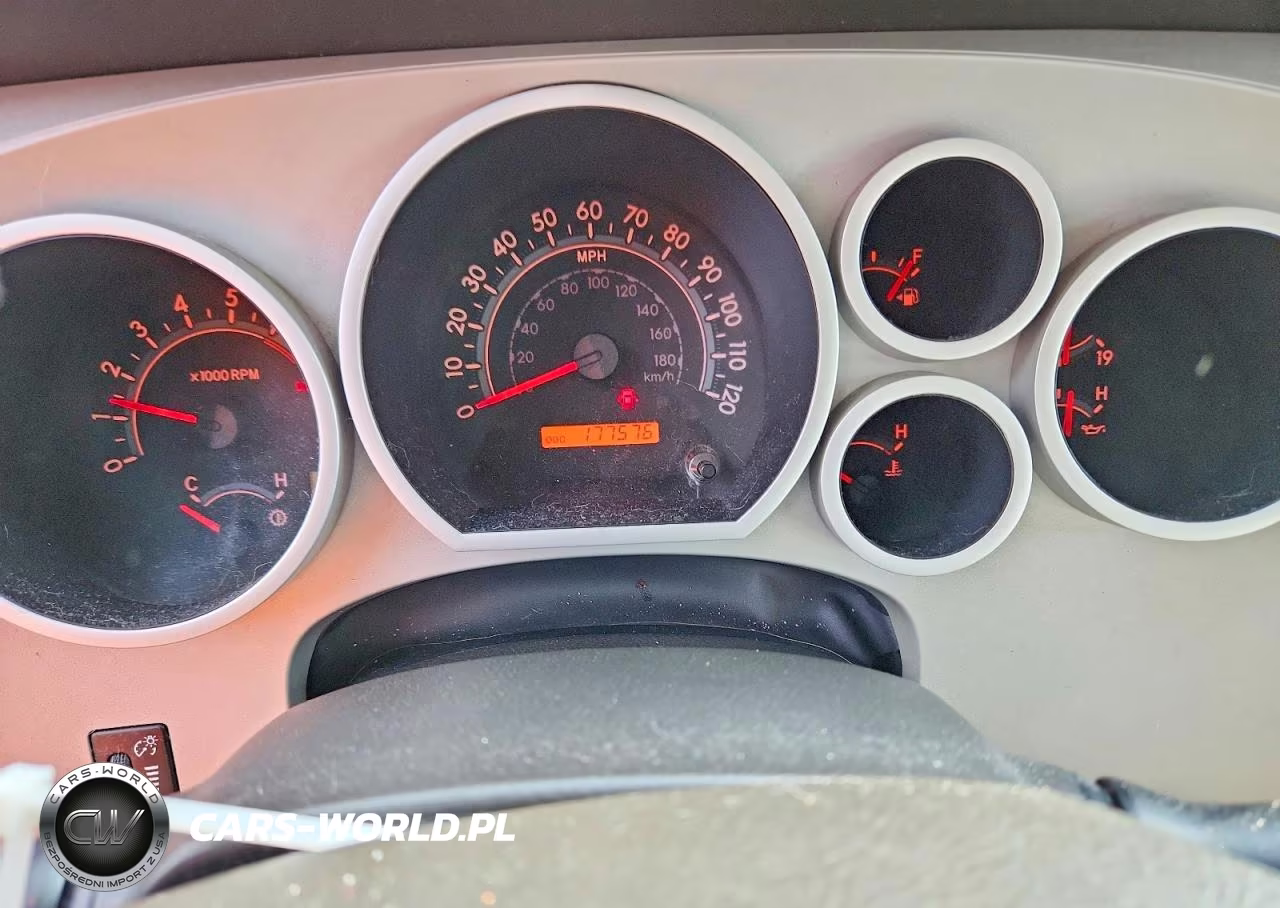 2008 Toyota Sequoia VIN:5TDBY64A88S010582 - 9
