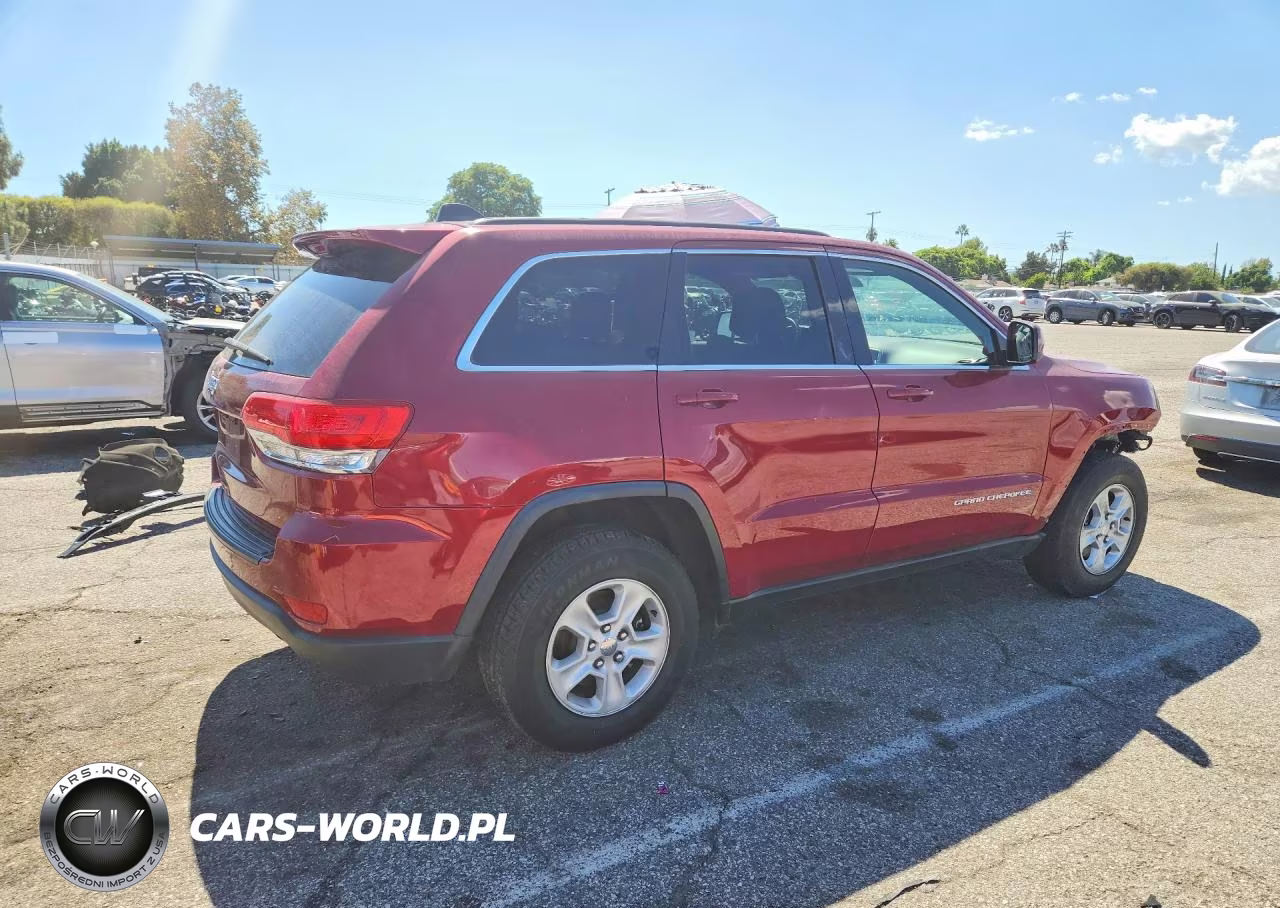 2015 Jeep Grand Cherokee Laredo VIN:1C4RJEAG1FC721433 - 3