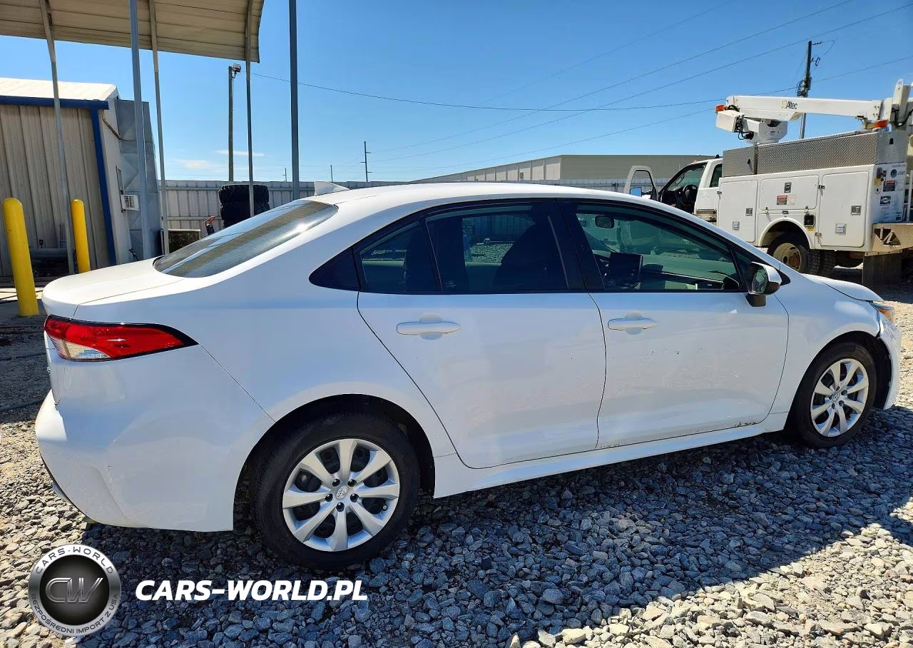 2020 Toyota Corolla Le VIN:5YFEPRAE1LP081813 - 3