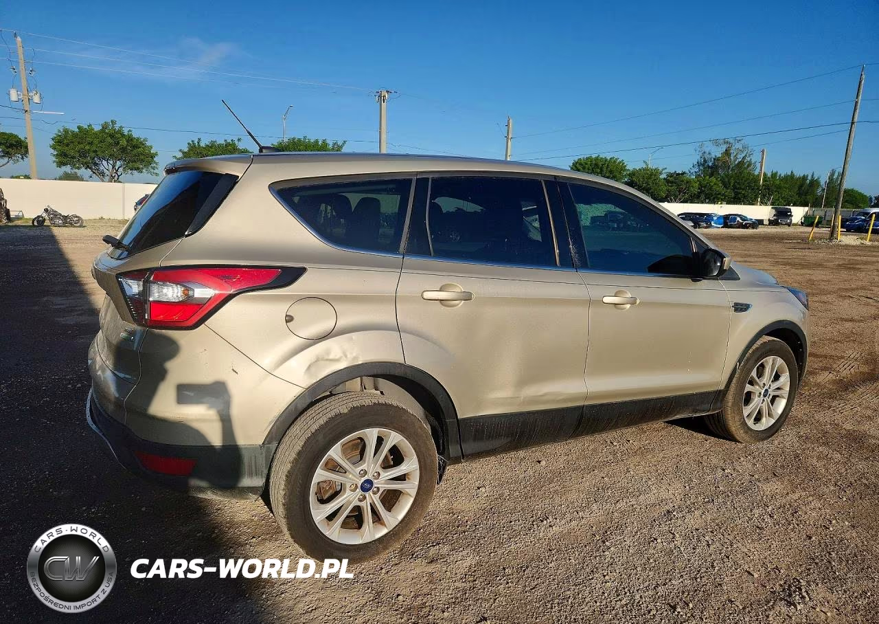 2017 Ford Escape Se VIN:1FMCU0GD8HUB66101 - 3
