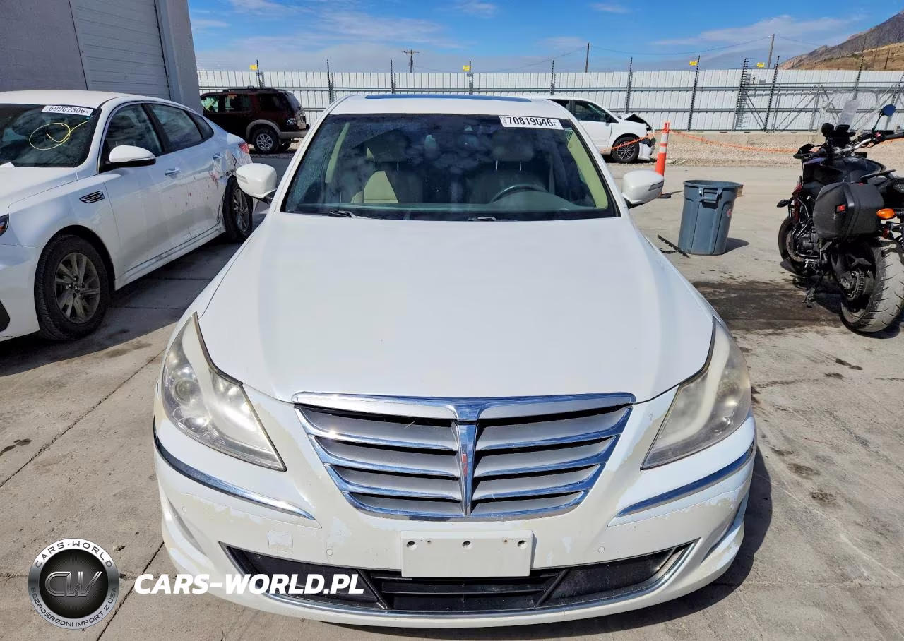 2012 Hyundai Genesis 3.8L VIN:KMHGC4DD3CU151661 - 5
