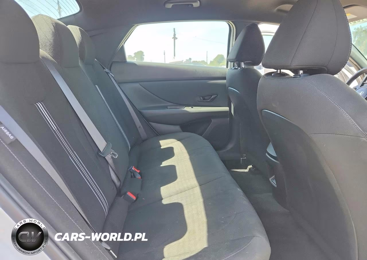 2025 Hyundai Elantra VIN:KMHLM4DG8SU045985 - 10