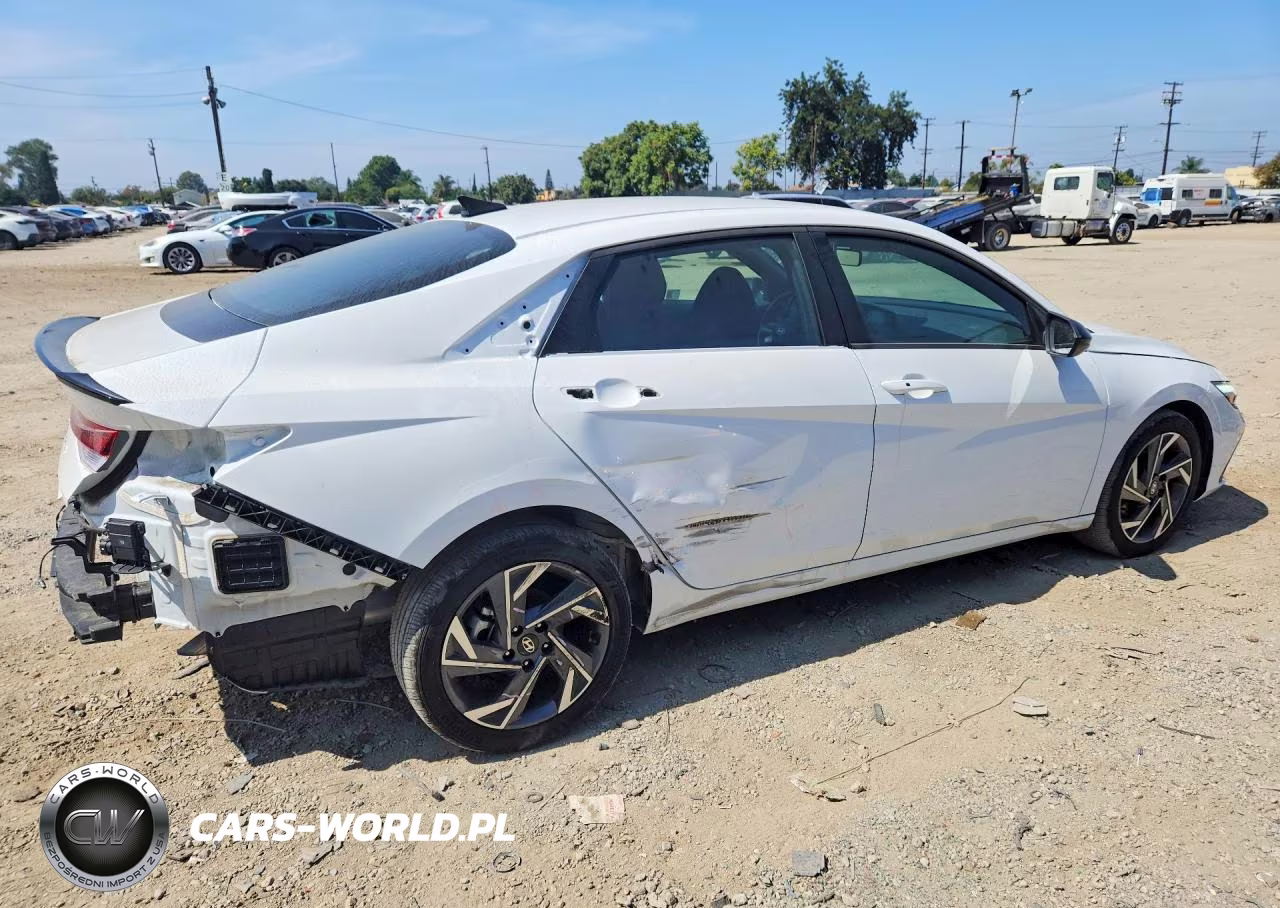 2025 Hyundai Elantra VIN:KMHLM4DG8SU045985 - 3