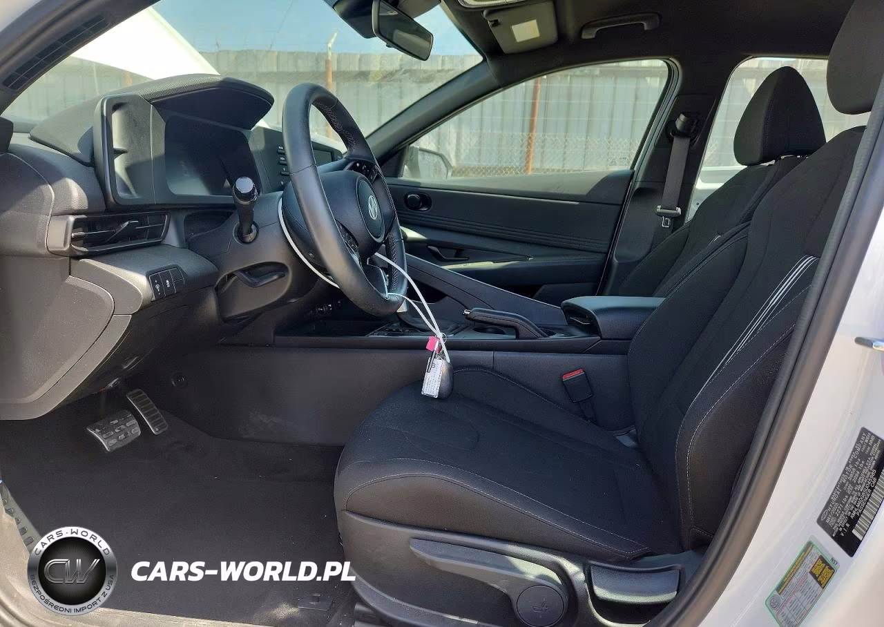 2025 Hyundai Elantra VIN:KMHLM4DG8SU045985 - 7