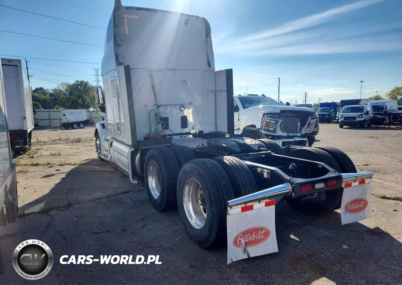 2021 Peterbilt 579 VIN:1XPBDP9X2MD747876 - 2