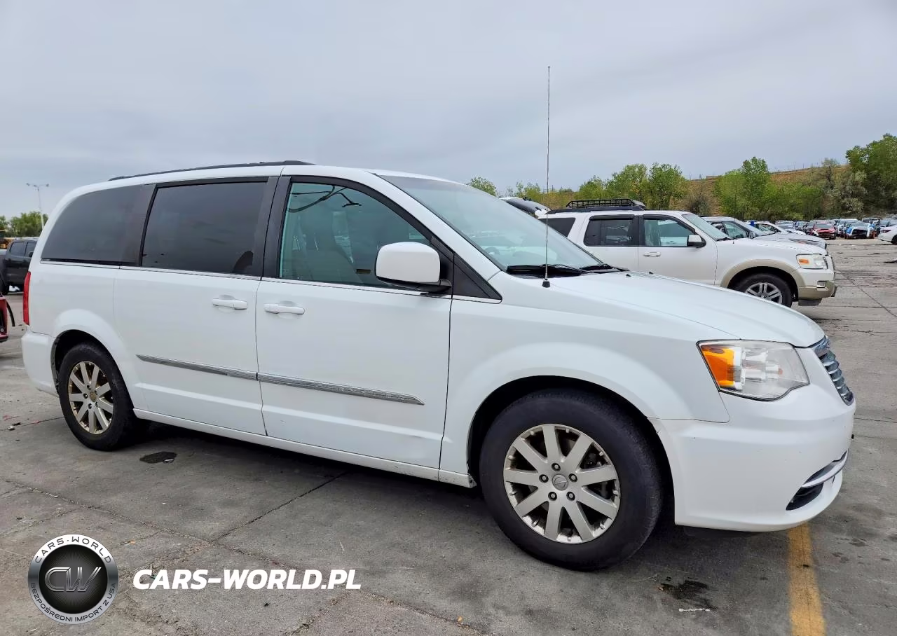 2015 Chrysler Town & Country Touring VIN:2C4RC1BG0FR628976 - 4