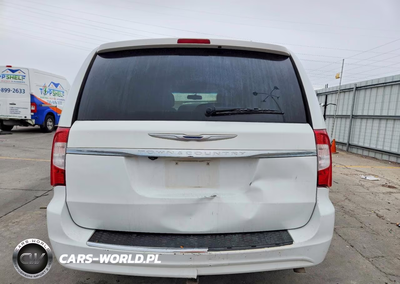 2015 Chrysler Town & Country Touring VIN:2C4RC1BG0FR628976 - 6