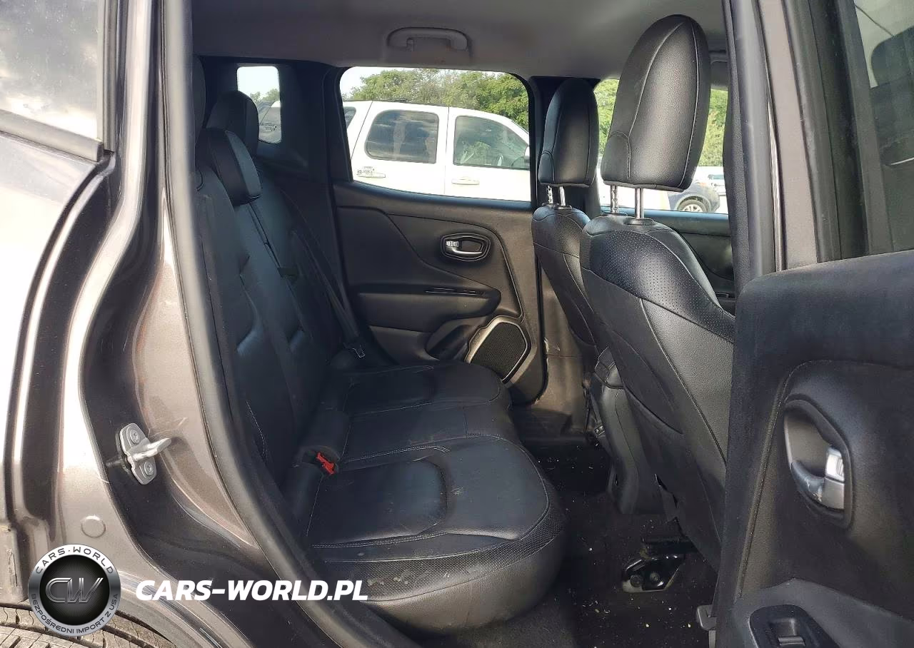 2018 Jeep Renegade Limited VIN:ZACCJADBXJPG68587 - 10
