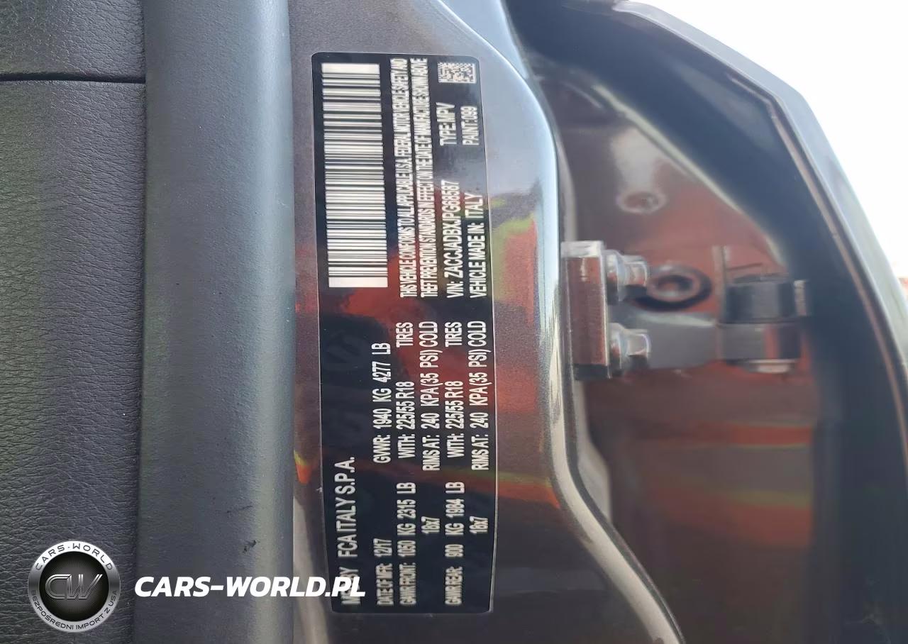 2018 Jeep Renegade Limited VIN:ZACCJADBXJPG68587 - 13