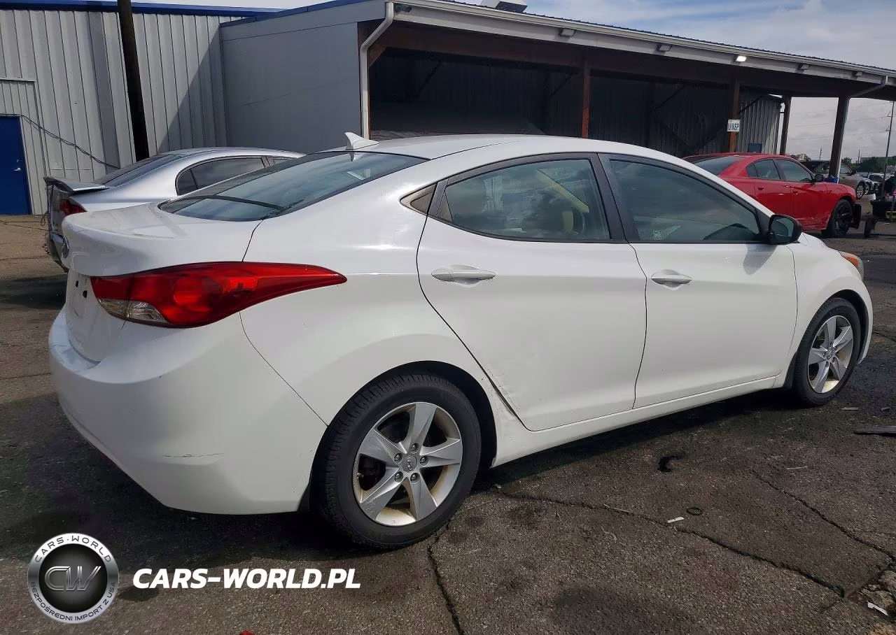 2013 Hyundai Elantra Gls VIN:5NPDH4AE5DH205592 - 3