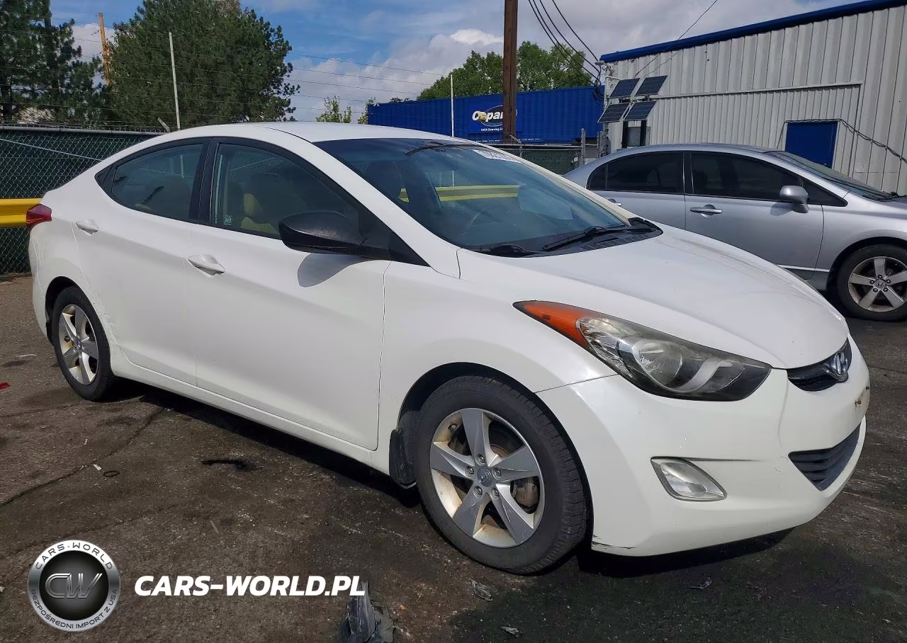 2013 Hyundai Elantra Gls VIN:5NPDH4AE5DH205592 - 4