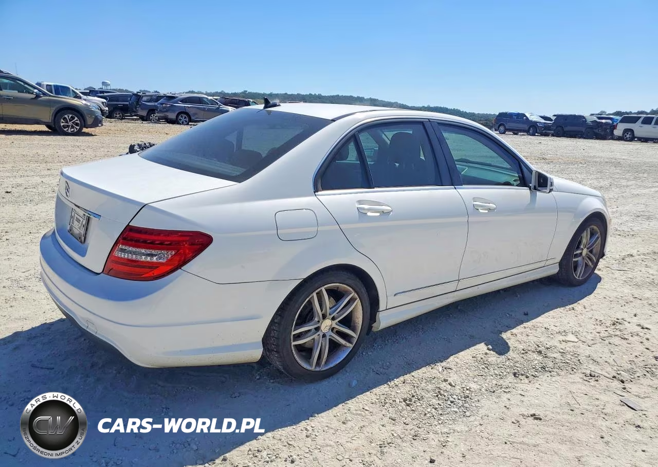 2013 Mercedes-Benz C 250 VIN:WDDGF4HB5DG090999 - 3