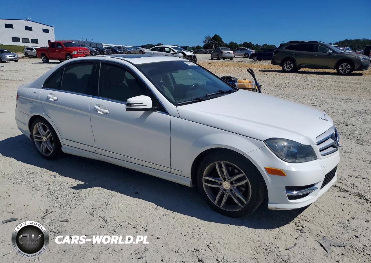 2013 Mercedes-Benz C 250 VIN:WDDGF4HB5DG090999 - 4