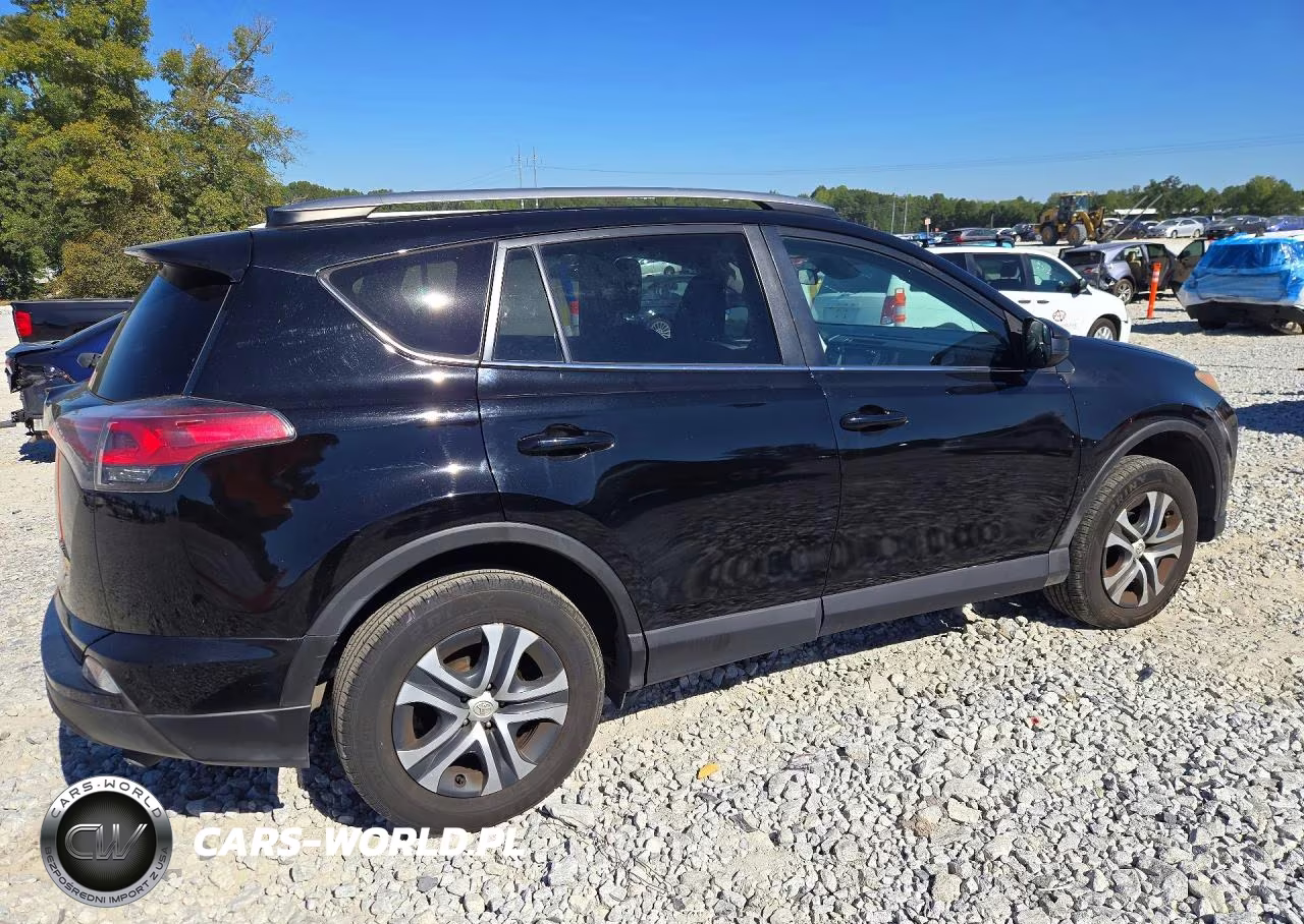 2018 Toyota Rav4 Le VIN:2T3ZFREV9JW497917 - 3
